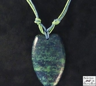 Pendentif de lapis-lazuli