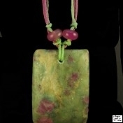 Pendentif de zoïsite